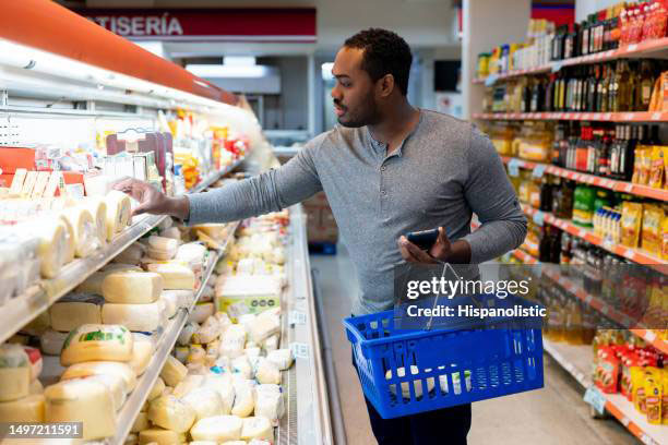 Varejo segura repasse de preços e trava recuperação de demanda