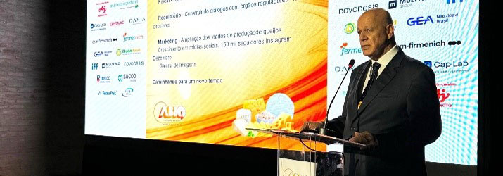 Simpósio ABIQ passeia pelo futuro e celebra superação de desafios pelo setor