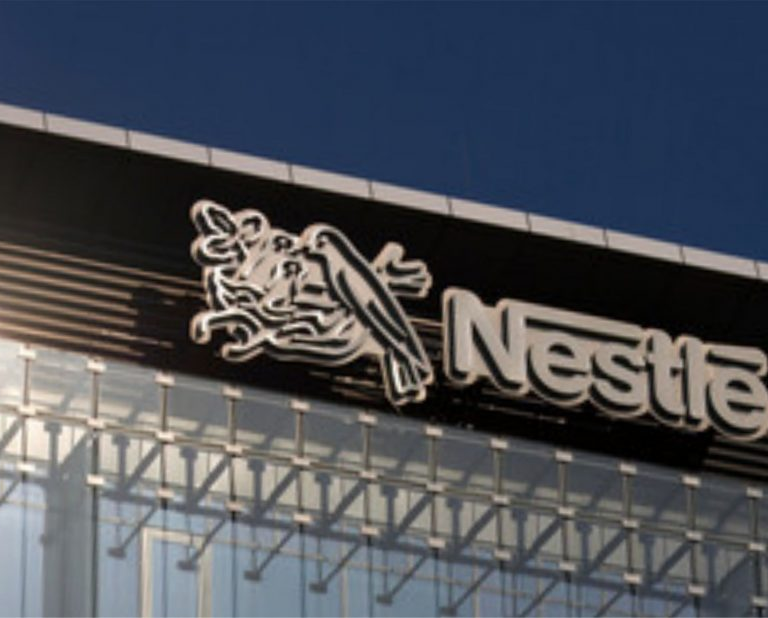 Nestlé Brasil e Sumitomo fecham  parceria no Brasil  para descarbonizar fazendas leiteiras.