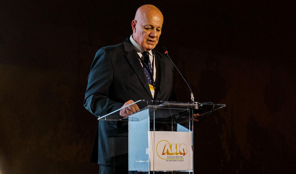 Toma posse nova Diretoria da ABIQ para o triênio 2026-2029. Fabio Scarcelli reeleito Presidente.
